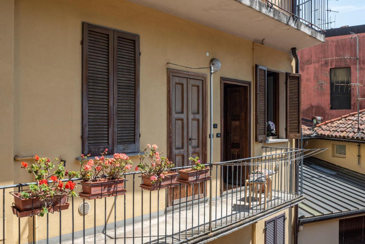 Como Renovated Apartment Exterior photo